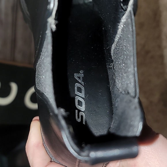 SODA ORIGAMI ~ WOMEN LUG SOLE MID HEEL FASHION ANKLE BOOTIE W/DOUBLE ELA… - Picture 3 of 5